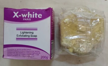 X-WHITE PARIS Lightening And Exfoliating Soap